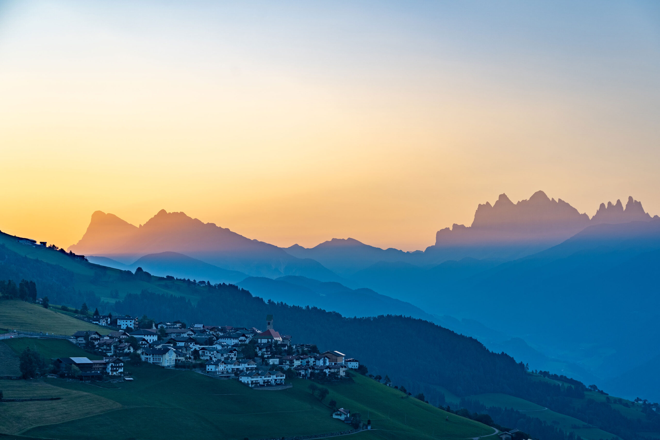 Latzfons bei Sonnenaufgang
